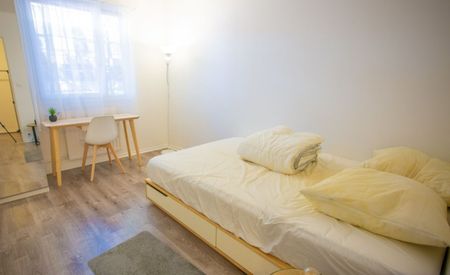 Location Appartement 5 pièces 91m² - Photo 3