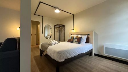 Dans résidence hôtelière, appartement meublé de 52 m2 Royalieu proche de l'ESCOM - Photo 4