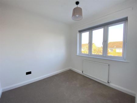 4 bedroom detached house to rent - Photo 5