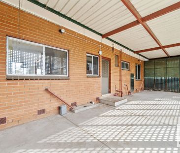 Spacious Family Home In Prime Location - Photo 6