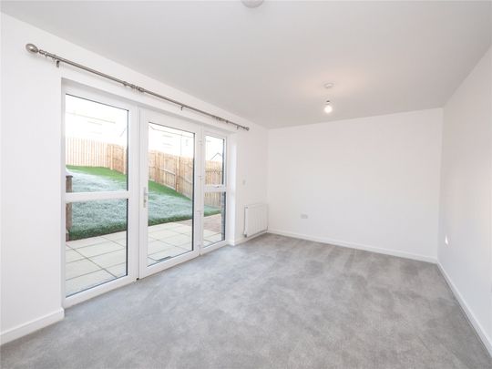 3 bedroom semi-detached house to rent - Photo 1