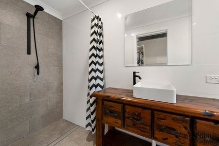 SPACIOUS 4 BEDROOM HOME IN BEAUTIFUL KILABEN BAY - Photo 4