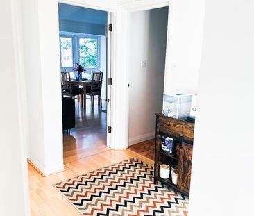 Room in a Shared Flat, Winnipeg Quay, M50 - Photo 4