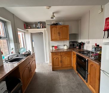 5 bedroom house - Photo 3