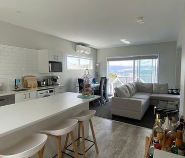 Immaculate Near New 3 Bedroom Townhouse in Whitby - Photo 1