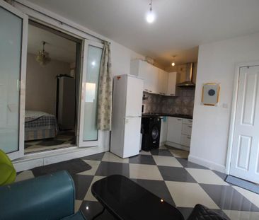 1 bedroom ground floor flat to rent - Photo 2