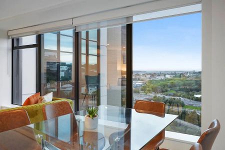 Executive Apt | Sea Views | University / Hospital - Photo 5