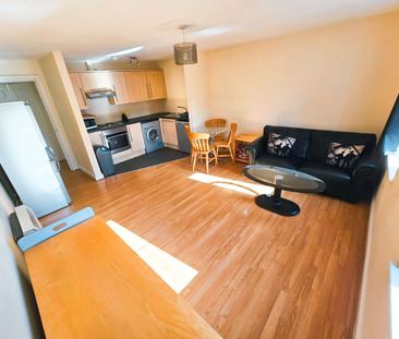 Victoria Crescent, Eccles, Manchester, M30 - Photo 2