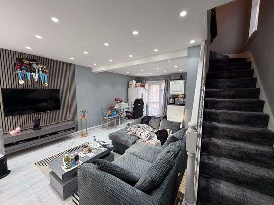 Weald Road, Uxbridge, UB10 - Photo 1