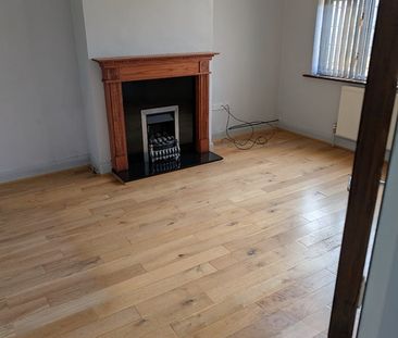 4 Bed Semi-Detached House, Abbotts Drive, HA0 - Photo 1