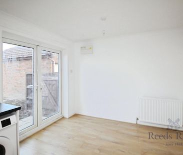 2 bedroom semi-detached house to rent - Photo 6