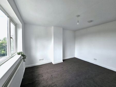 4 Bed Terraced House, Brislington Hill, BS4 - Photo 4