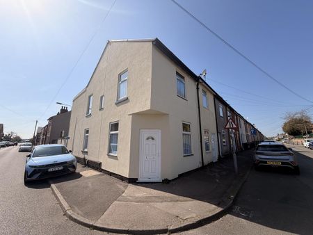 2 bedroom end of terrace house to rent - Photo 4