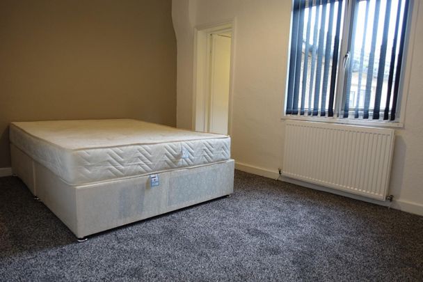 2 bedroom House To Let Total Size: 915 SQ FT - Photo 1