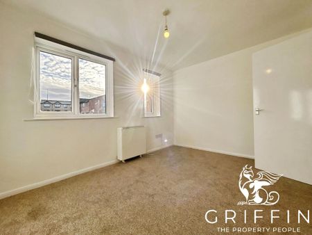 Waterville Drive, Vange, Basildon, SS16 - Photo 2