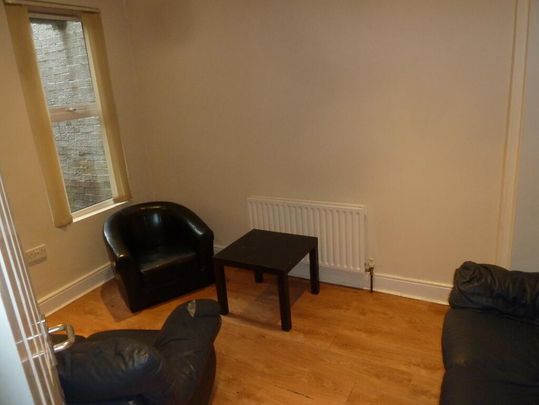 82 Carmel Street, Holylands, Belfast, BT7 1QF - Photo 1