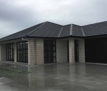 Spacious four bedroom family home - Photo 5