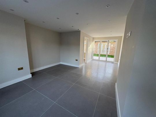 4 bedroom house to rent - Photo 1