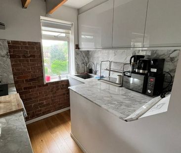 1 Bed Detached House, Heathstan Road, W12 - Photo 1