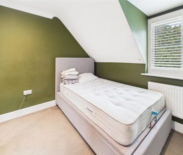 4 bedroom semi-detached house to rent - Photo 6