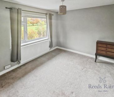 4 bedroom semi-detached house to rent - Photo 4