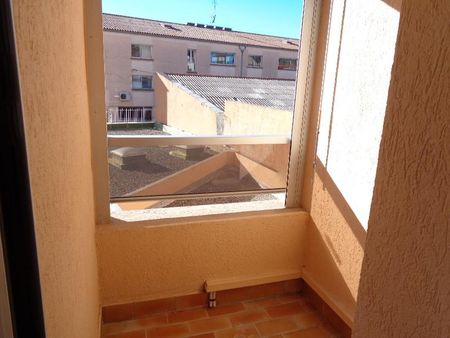 Location Appartement 2 pièces 50m² DRAGUIGNAN 83300 - Photo 4