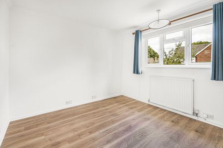 4 bedroom detached house to rent - Photo 2