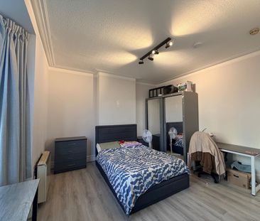 Studio Flat, High Street, W3 - Photo 2