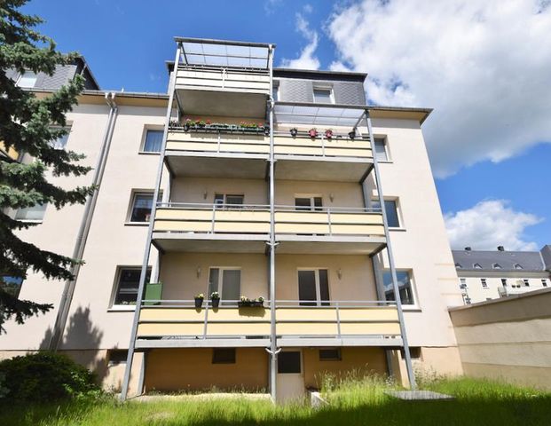 Laminat • Balkon mit Sonne • 2-Raum • Tageslichtbad mit Wanne • ruhige Lage • jetzt Termin machen! - Foto 1