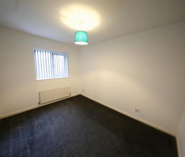 3 bedroom link detached house to rent - Photo 3