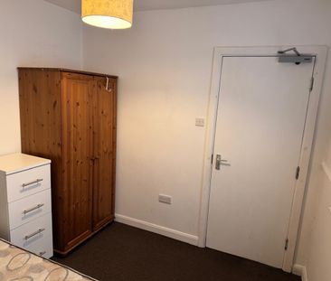 Room in a Shared House, New Cross Street, M5 - Photo 2