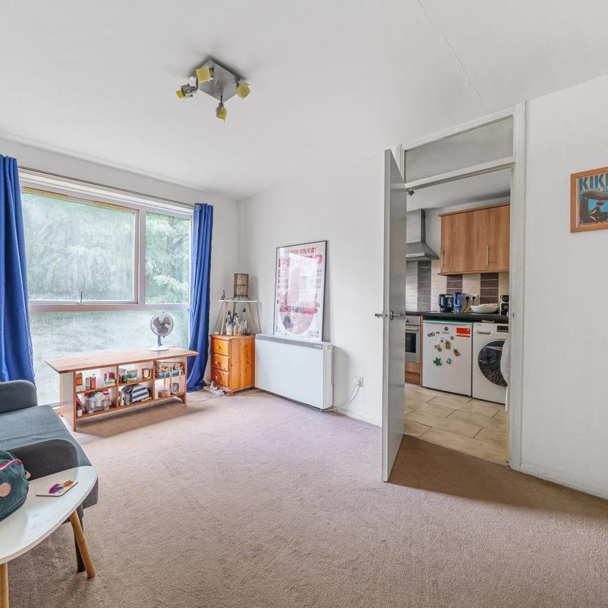 Bollo Bridge Road, Sunninghill Court, London, W3 - Photo 1