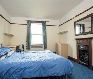 5 bedroom detached house to rent - Photo 2