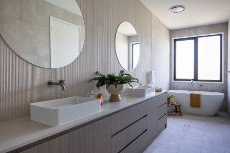 Luxury Waterside Villa In Saffron, with a beautiful sparkling pool - Photo 5