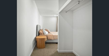 Stylish and spacious furnished apartment perfectly positioned in the vibrant James St Precinct - Photo 5