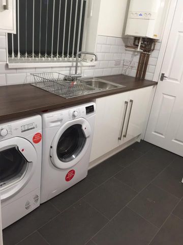 1 bedroom in a house share to rent - Photo 4