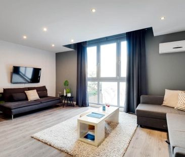 Carrer de Verdi, Barcelona, Catalonia 08012 - Photo 5