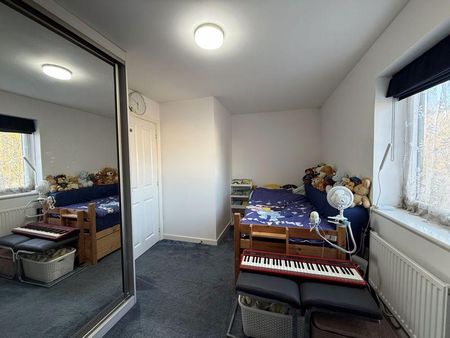 2 bedroom semi-detached house to rent - Photo 3