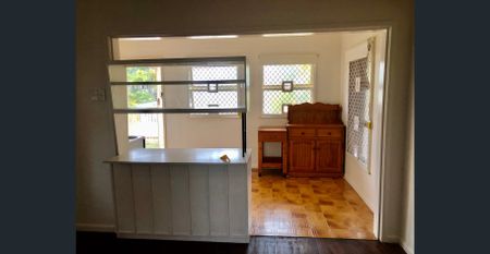 CUTE SCARBOROUGH FLAT WITH OUTDOOR AMENITIES - Photo 3