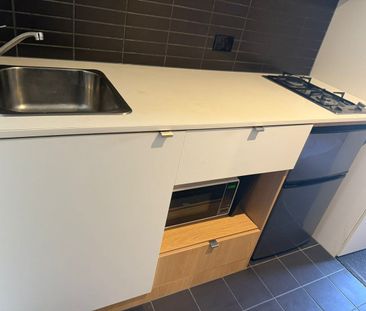 Fully Furnished One-Bedroom Apartment – Prime Location - 614/131 Pe... - Photo 3