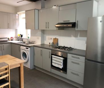 Room in a Shared House, Brenthurst Road, NW10 - Photo 4