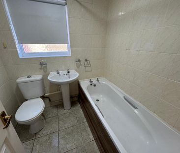 2 bedroom property to rent - Photo 2