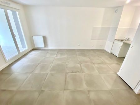 Location Appartement 2 pièces 43m² LYON 3ème - Photo 5