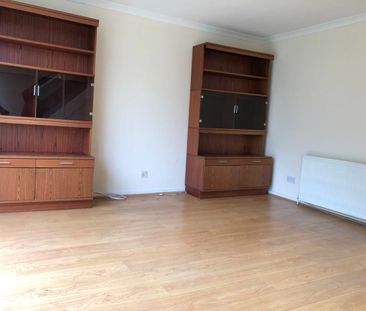 2 Bed Maisonette, Turnpike Link, CR0 - Photo 3