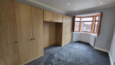 Inverness Avenue, Enfield - Photo 3