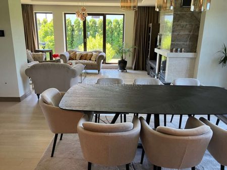 Furnished Four-Bedroom House - Sibiu Suburbs - Fotografie 4