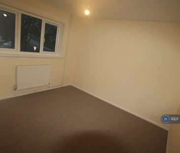 2 bedroom maisonette to rent - Photo 3