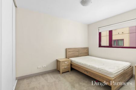 FURNISHED APARTMENT IN PRIME CARLTON POCKET - Photo 4