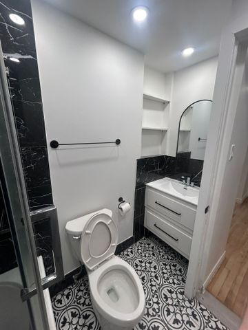 🏡 4 1/2 RÉNOVÉ - 2E ÉTAGE DE TRIPLEX - 1 550$/MOIS 🏡 - Photo 5