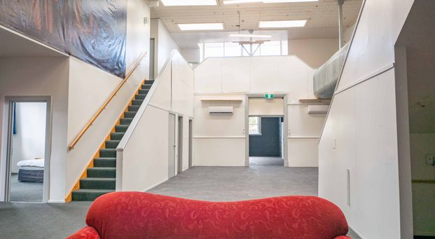 FLEXIBLE STUDENT ACCOMDATION AVAILABLE NOW!!! - Photo 1